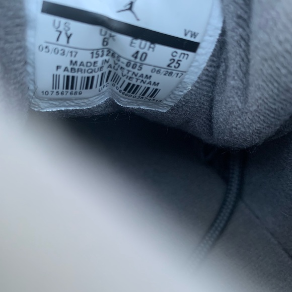 Jordan 12 “Retro Greys” GS Sz 7Y - Picture 8 of 8